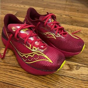 Saucony Women’s Endorphin Pro 3 Size 8